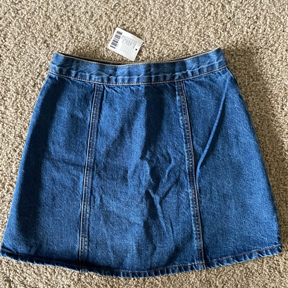 Urban Outfitters XS Mini Denim Skirt, NWT - Picture 2 of 3